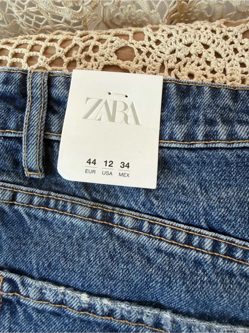 Zara Blue Distressed High-Rise Denim Shorts size 12 - Picture 4 of 8